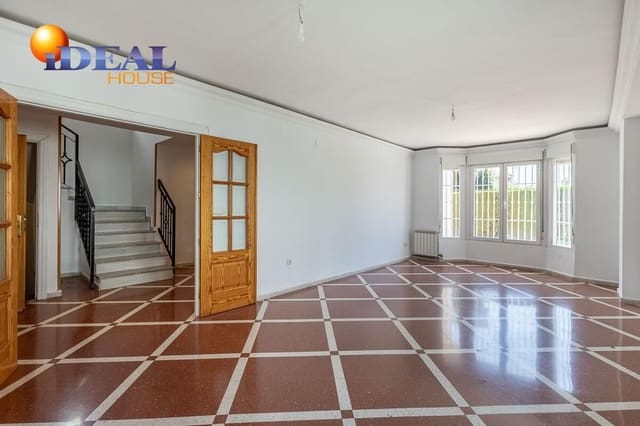 4 sypialnia Willa na sprzedaż w Peligros z basenem garażem - 430 000 € (Ref: 9434116)