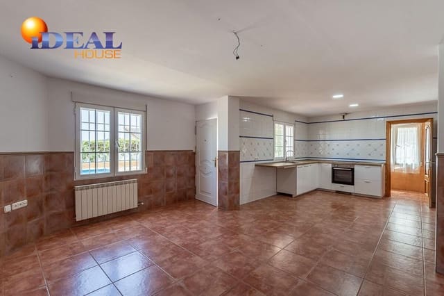 4 sypialnia Willa na sprzedaż w Peligros z basenem garażem - 430 000 € (Ref: 9434116)