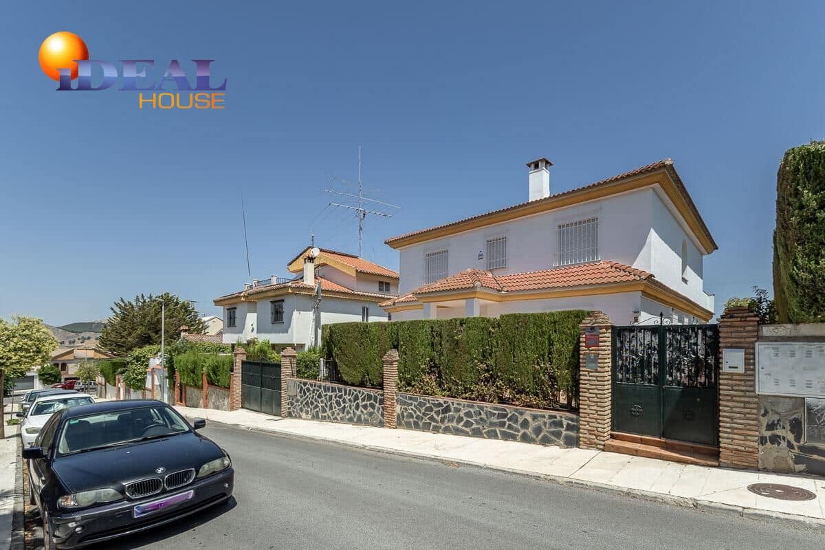 4 bedroom Villa for sale in Peligros with pool garage - € 430,000 (Ref: 9434116)