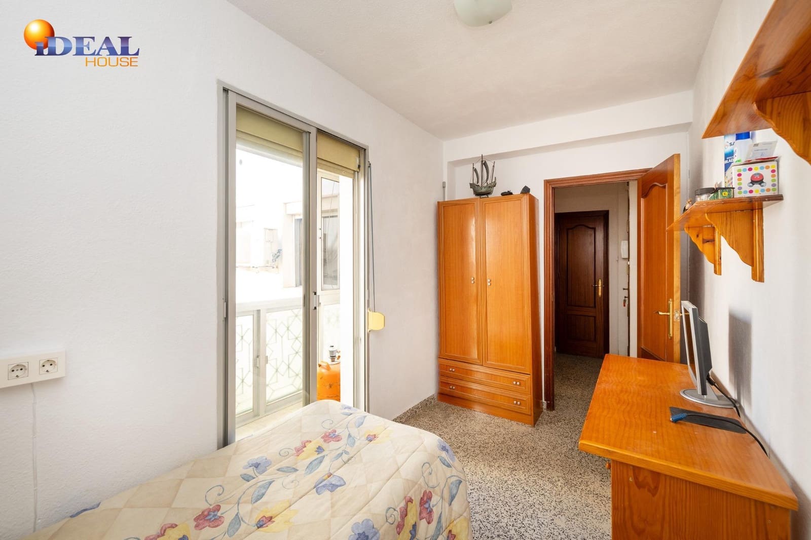 2 bedroom Flat for sale in Granada city - € 129,000 (Ref: 9434119)