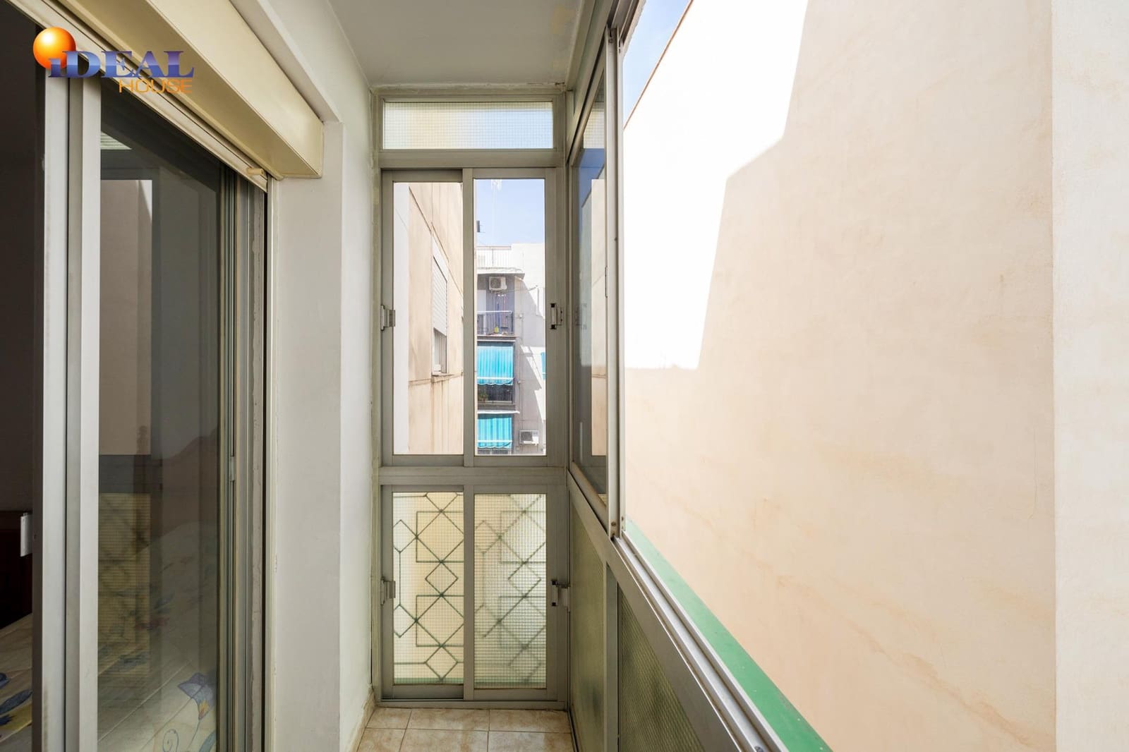 2 bedroom Flat for sale in Granada city - € 129,000 (Ref: 9434119)