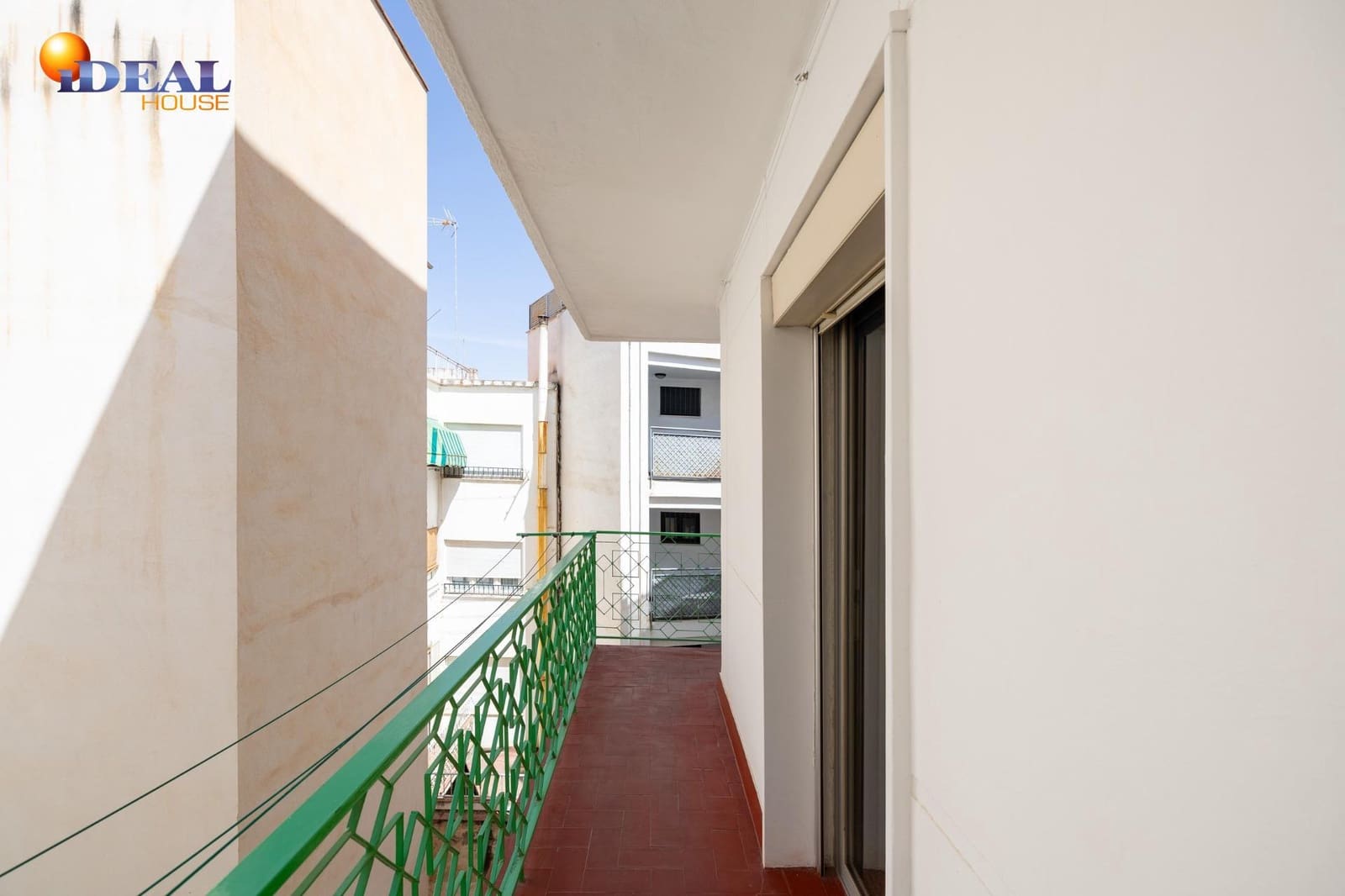 2 bedroom Flat for sale in Granada city - € 129,000 (Ref: 9434119)