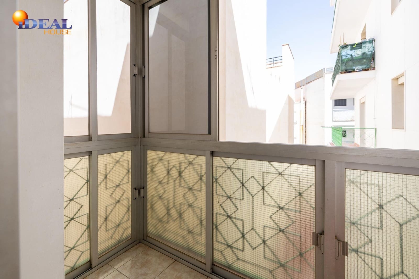 2 bedroom Flat for sale in Granada city - € 129,000 (Ref: 9434119)