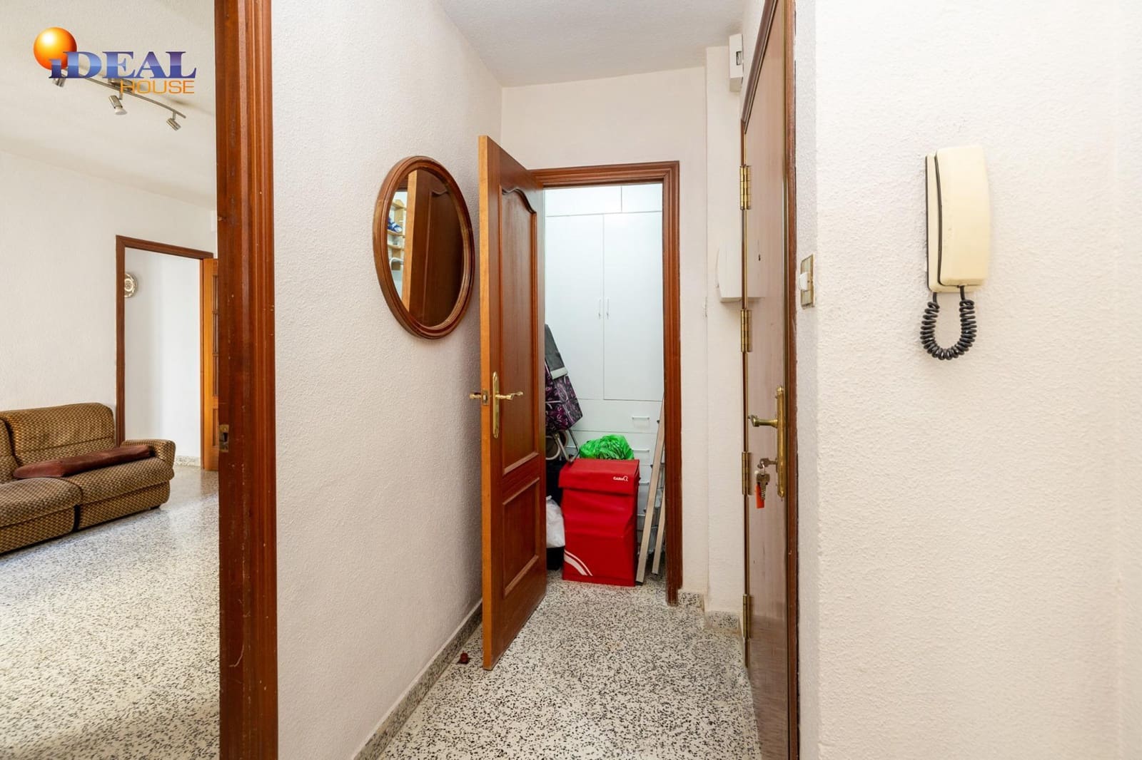 2 bedroom Flat for sale in Granada city - € 129,000 (Ref: 9434119)