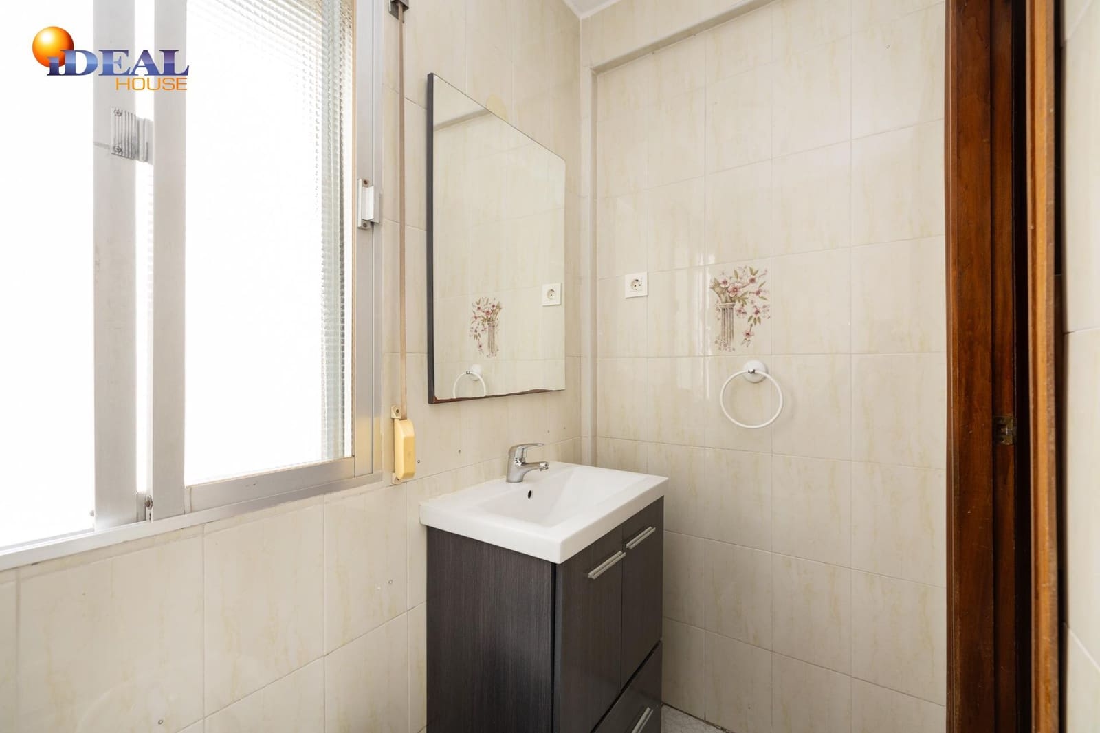 2 bedroom Flat for sale in Granada city - € 129,000 (Ref: 9434119)