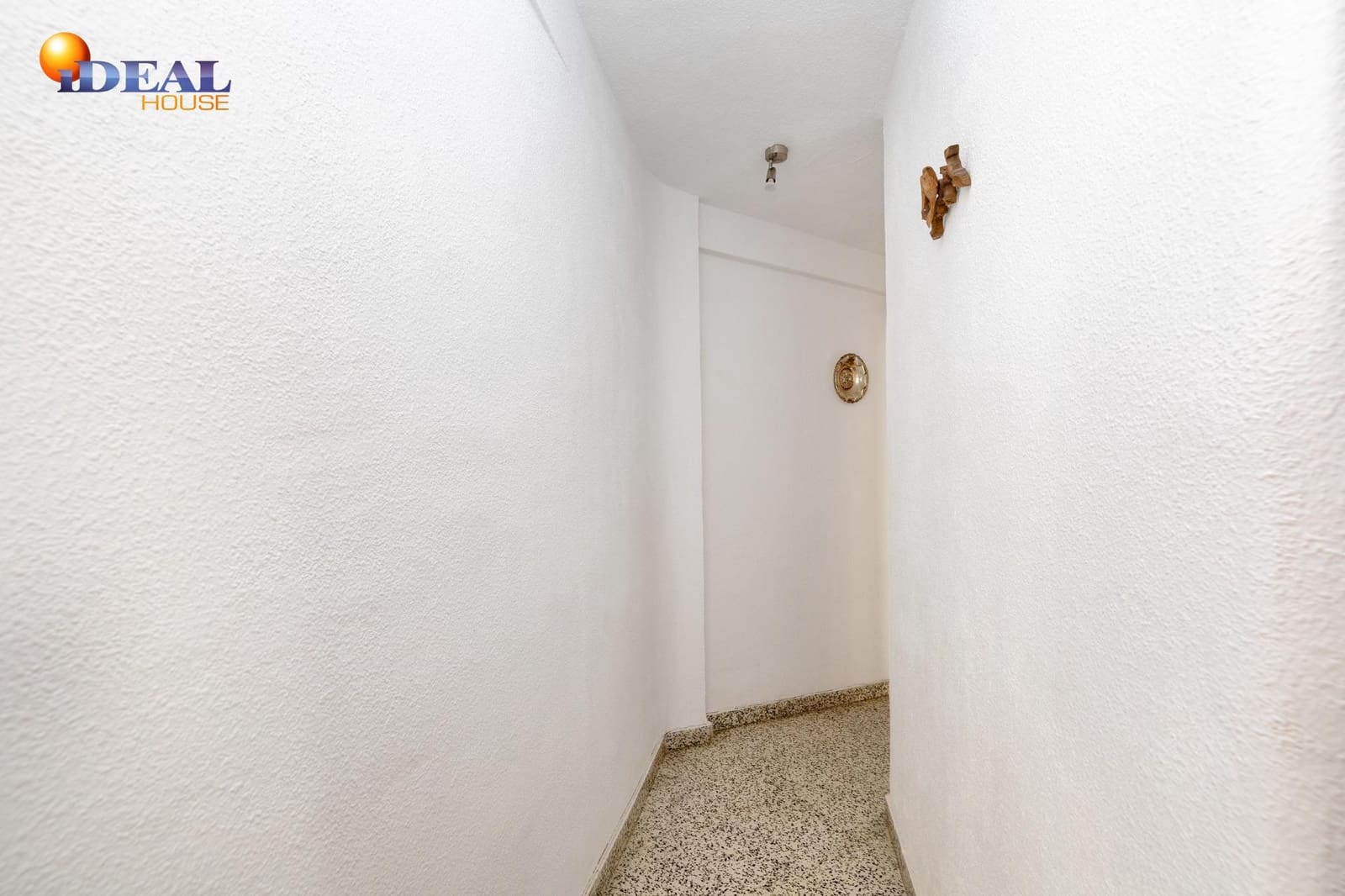 2 bedroom Flat for sale in Granada city - € 129,000 (Ref: 9434119)