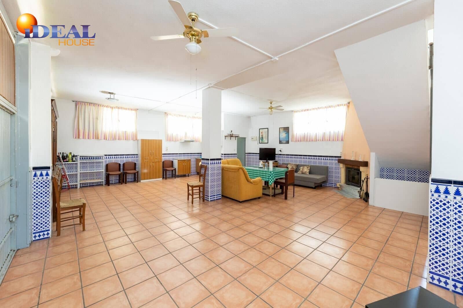 4 bedroom Villa for sale in Ogijares with pool garage - € 375,000 (Ref: 9434120)