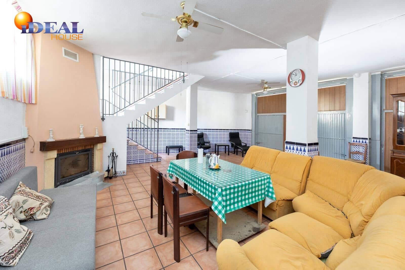 4 bedroom Villa for sale in Ogijares with pool garage - € 375,000 (Ref: 9434120)