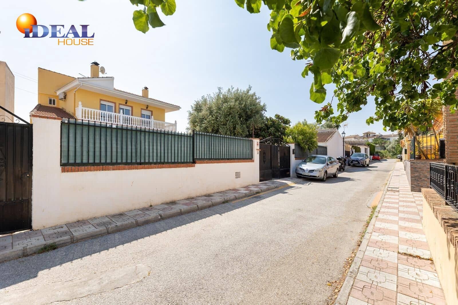 4 bedroom Villa for sale in Ogijares with pool garage - € 375,000 (Ref: 9434120)