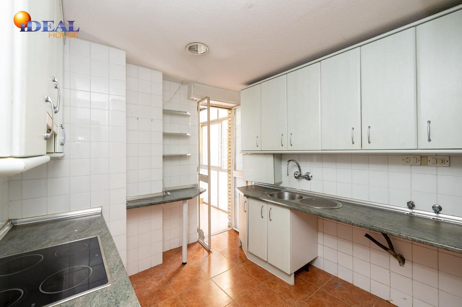 6 bedroom Flat for sale in Granada city - € 570,000 (Ref: 9434121)