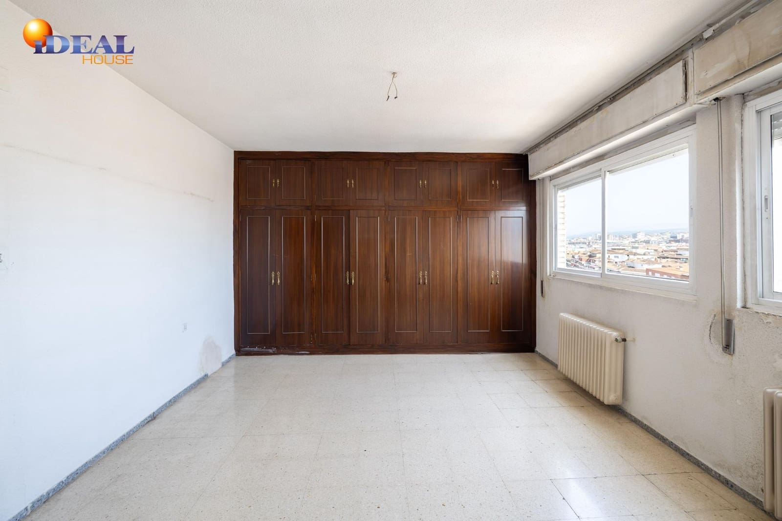 6 bedroom Flat for sale in Granada city - € 570,000 (Ref: 9434121)