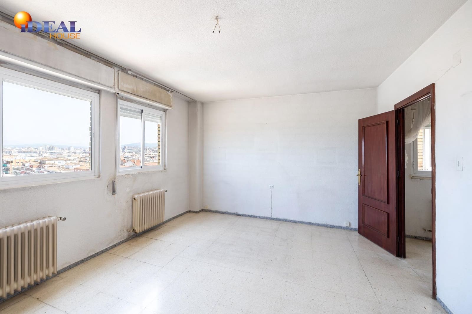 6 bedroom Flat for sale in Granada city - € 570,000 (Ref: 9434121)