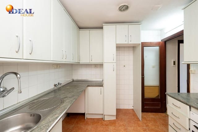 6 soveværelse Lejlighed til salg i Granada by - € 570.000 (Ref: 9434121)