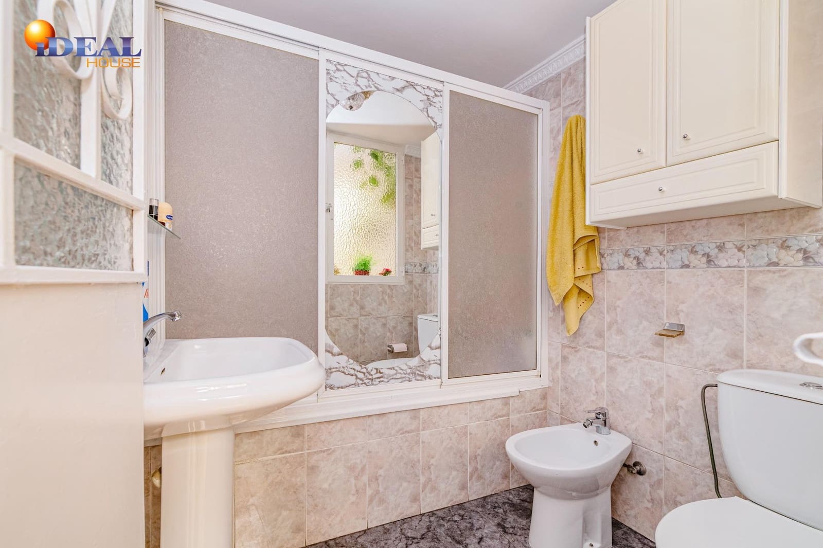 4 sovrum Radhus till salu i Loja - 140 000 € (Ref: 9434122)