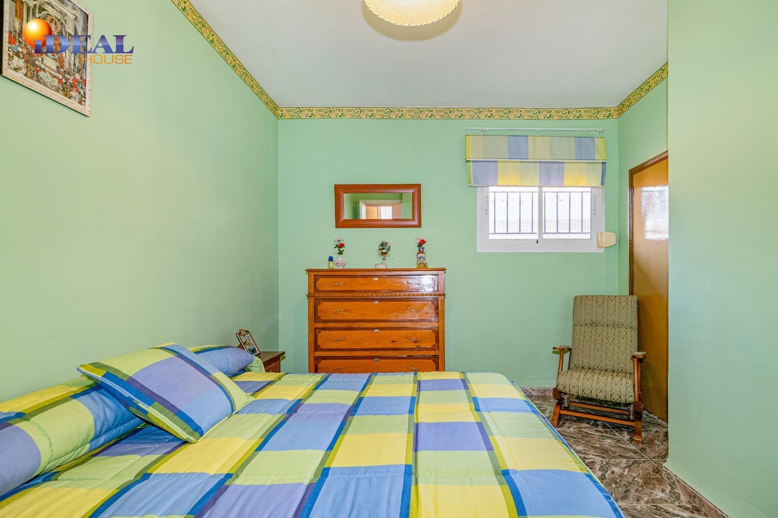 4 sovrum Radhus till salu i Loja - 140 000 € (Ref: 9434122)