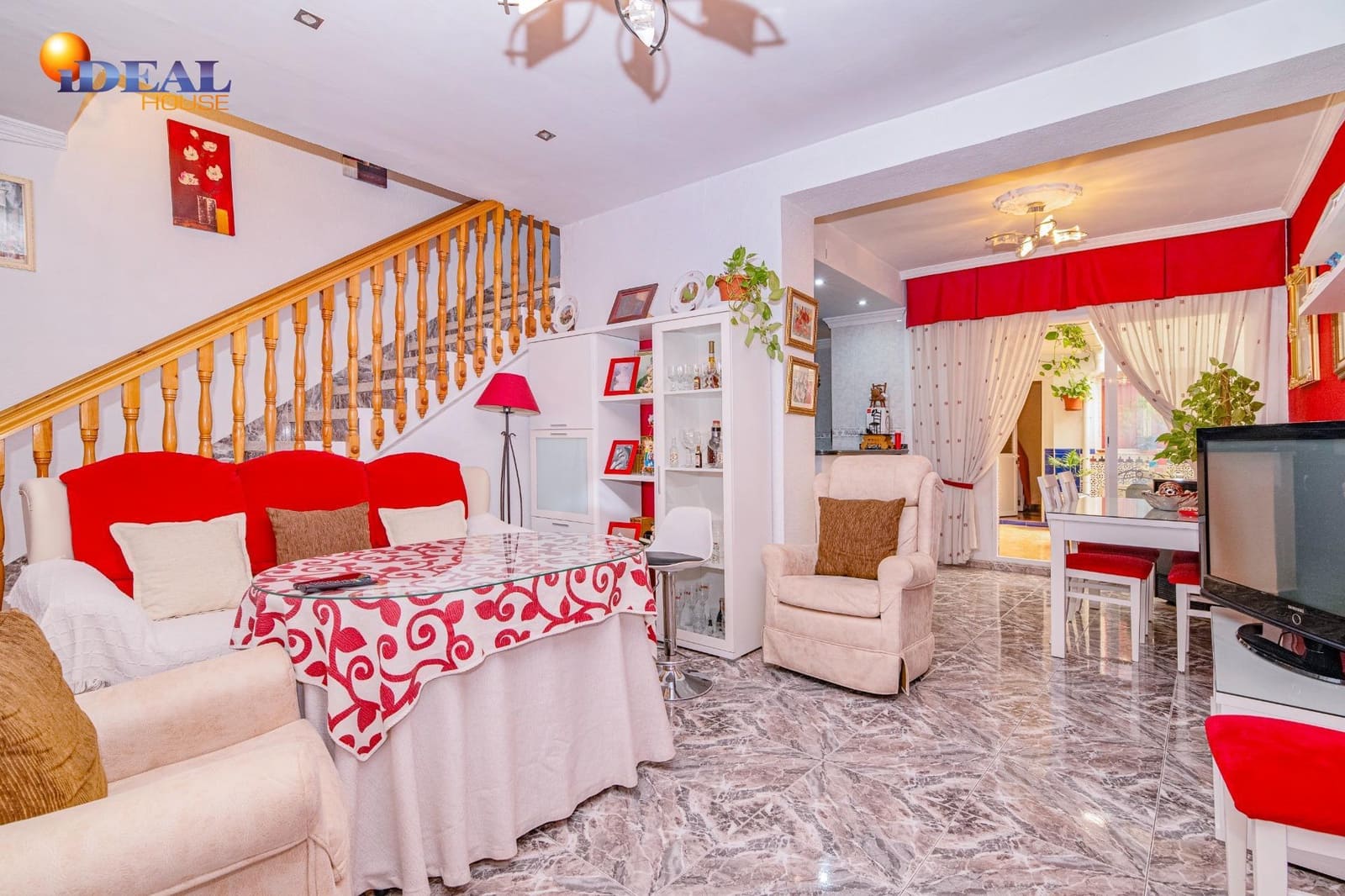 4 sovrum Radhus till salu i Loja - 140 000 € (Ref: 9434122)