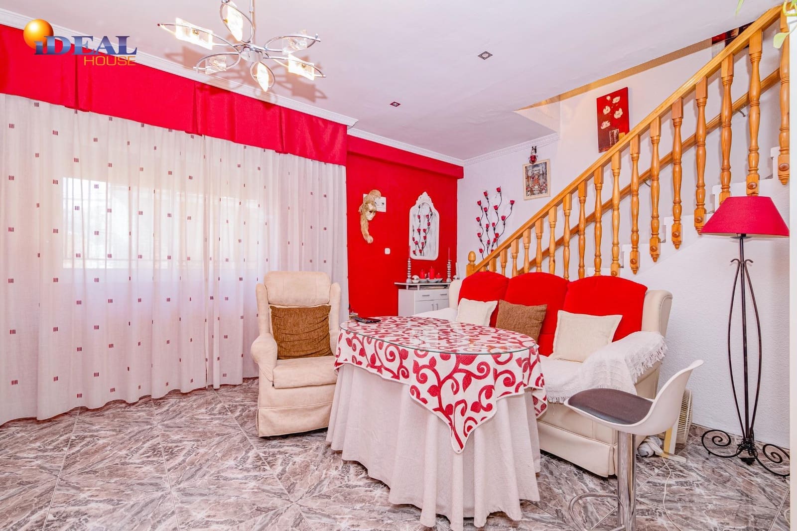 4 sovrum Radhus till salu i Loja - 140 000 € (Ref: 9434122)