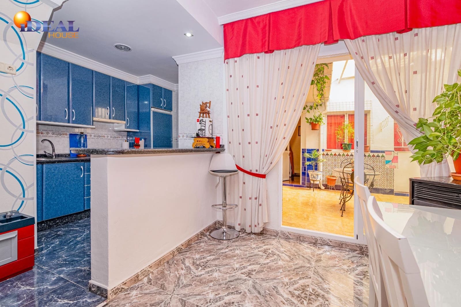 4 sovrum Radhus till salu i Loja - 140 000 € (Ref: 9434122)