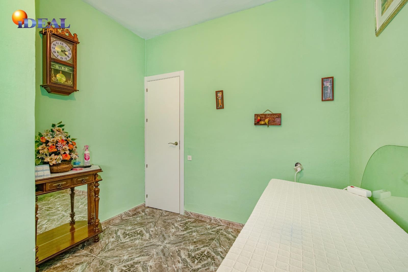 4 sovrum Radhus till salu i Loja - 140 000 € (Ref: 9434122)