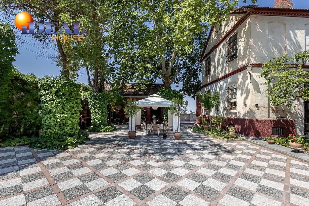 10 sypialnia Finka/Dom wiejski na sprzedaż w Miasto Grenada - 675 000 € (Ref: 9434124)