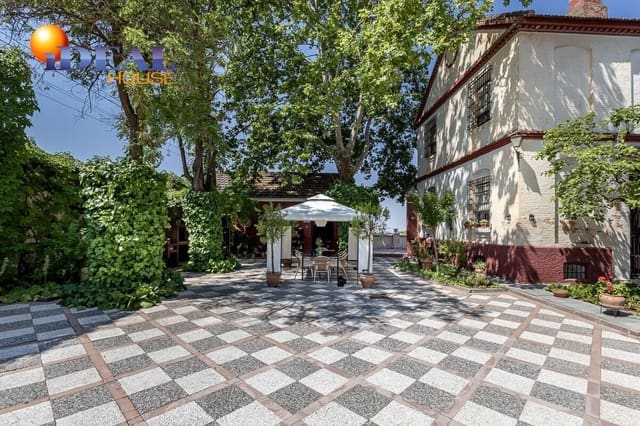 10 sypialnia Finka/Dom wiejski na sprzedaż w Miasto Grenada - 675 000 € (Ref: 9434124)