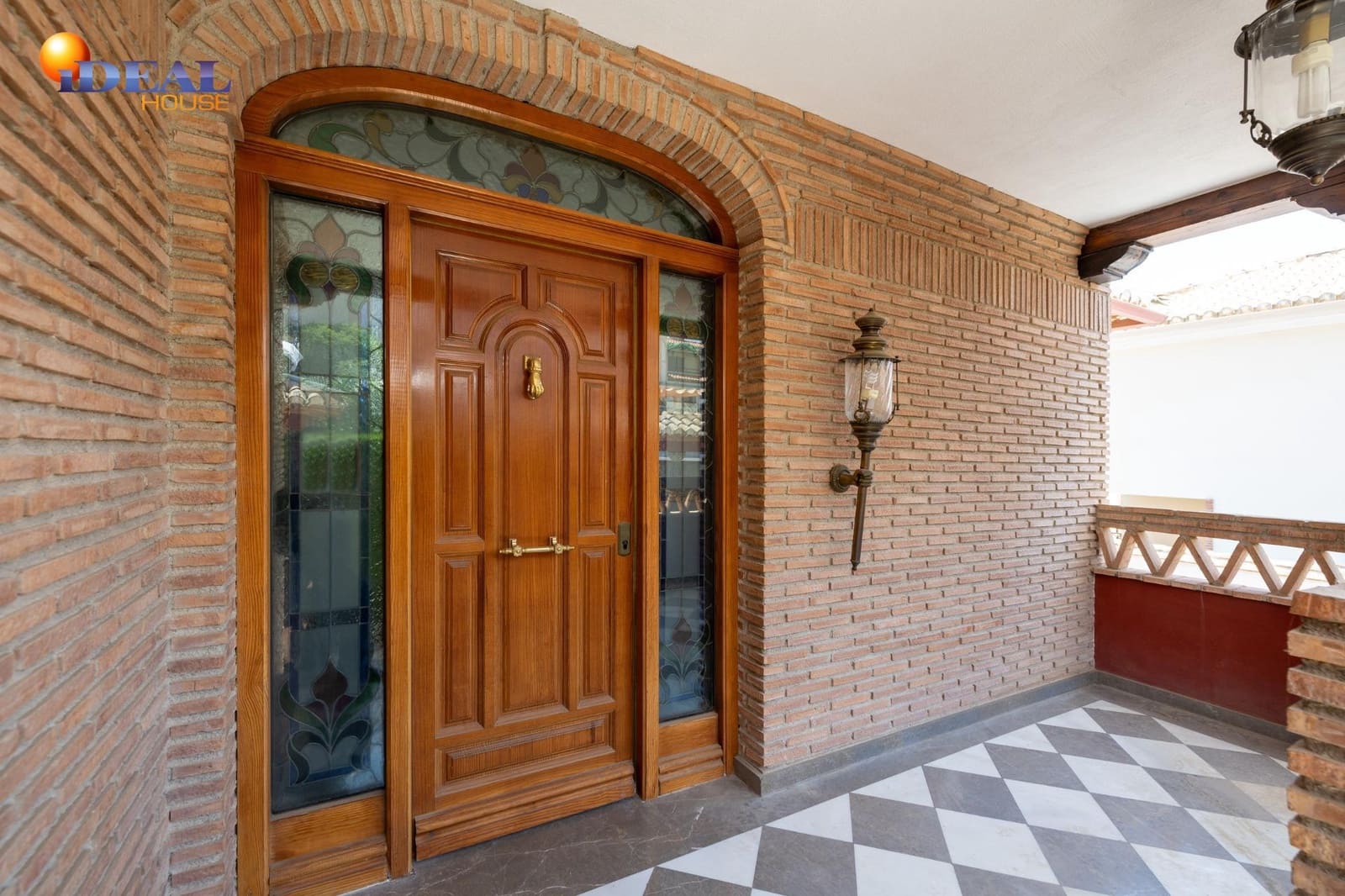 8 bedroom Villa for sale in Monachil with pool garage - € 490,000 (Ref: 9434125)