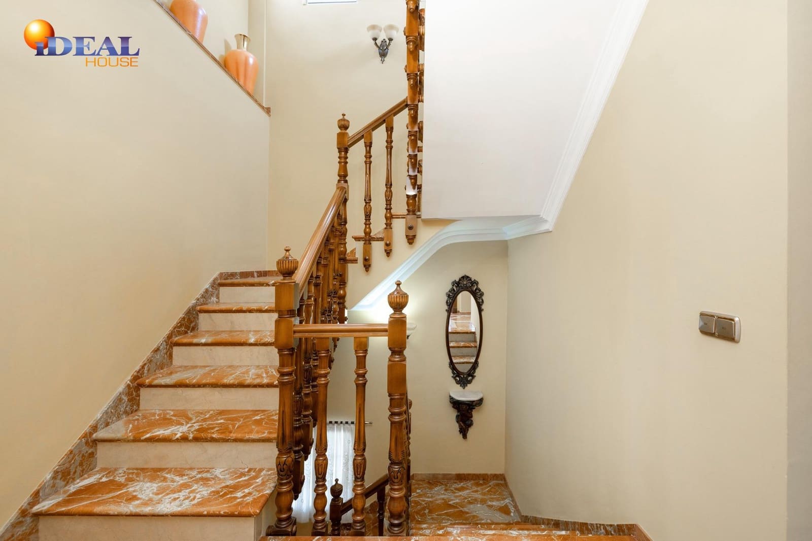 8 bedroom Villa for sale in Monachil with pool garage - € 490,000 (Ref: 9434125)