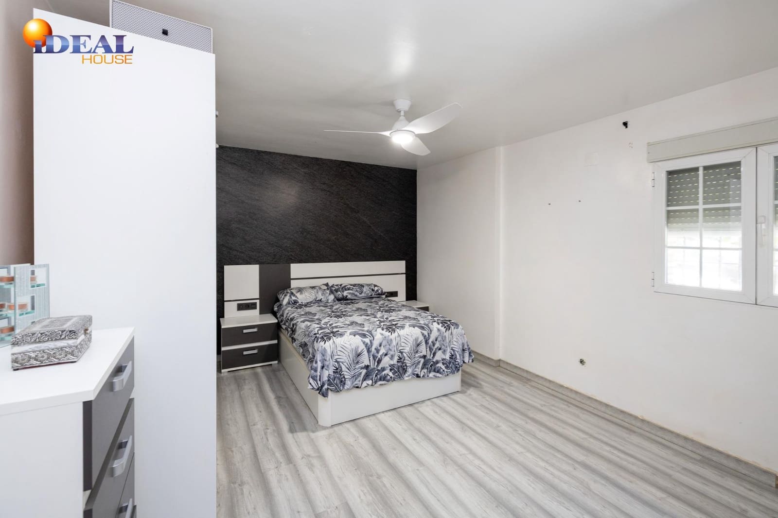 8 bedroom Villa for sale in Monachil with pool garage - € 490,000 (Ref: 9434125)