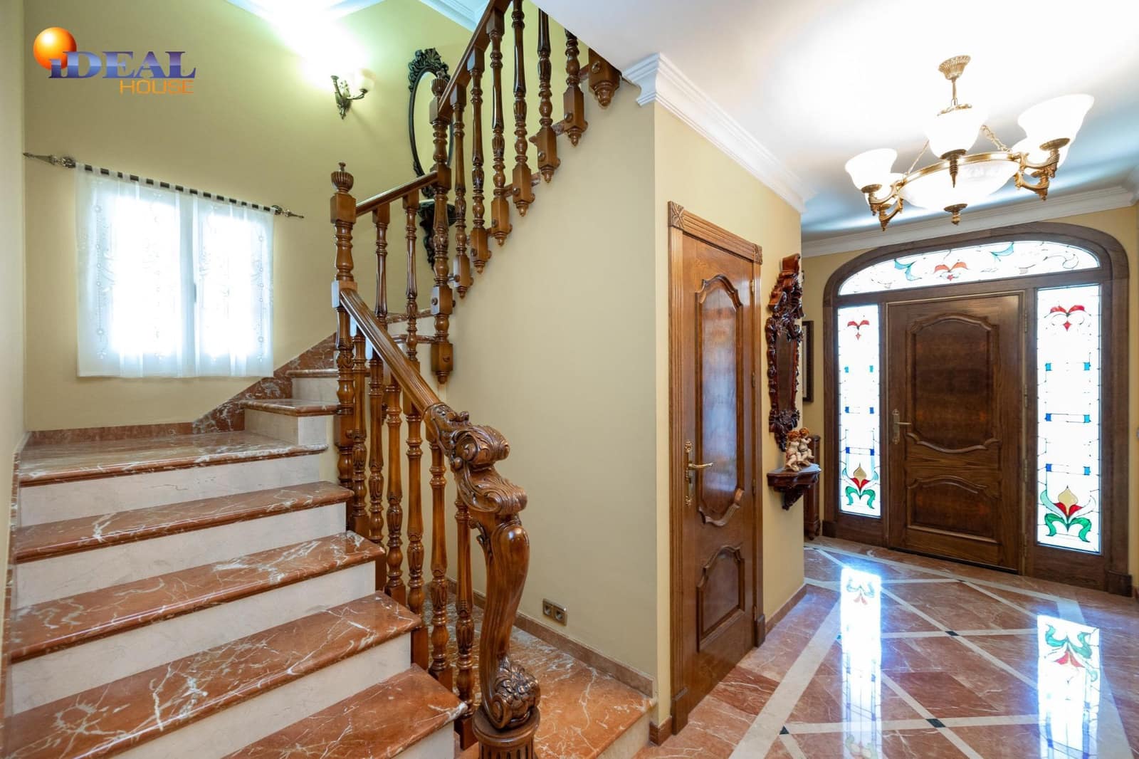 8 bedroom Villa for sale in Monachil with pool garage - € 490,000 (Ref: 9434125)