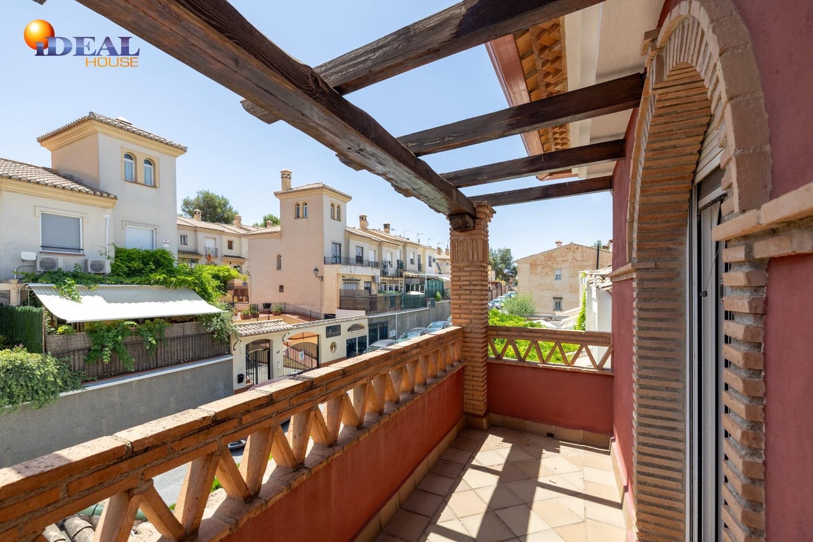 8 bedroom Villa for sale in Monachil with pool garage - € 490,000 (Ref: 9434125)