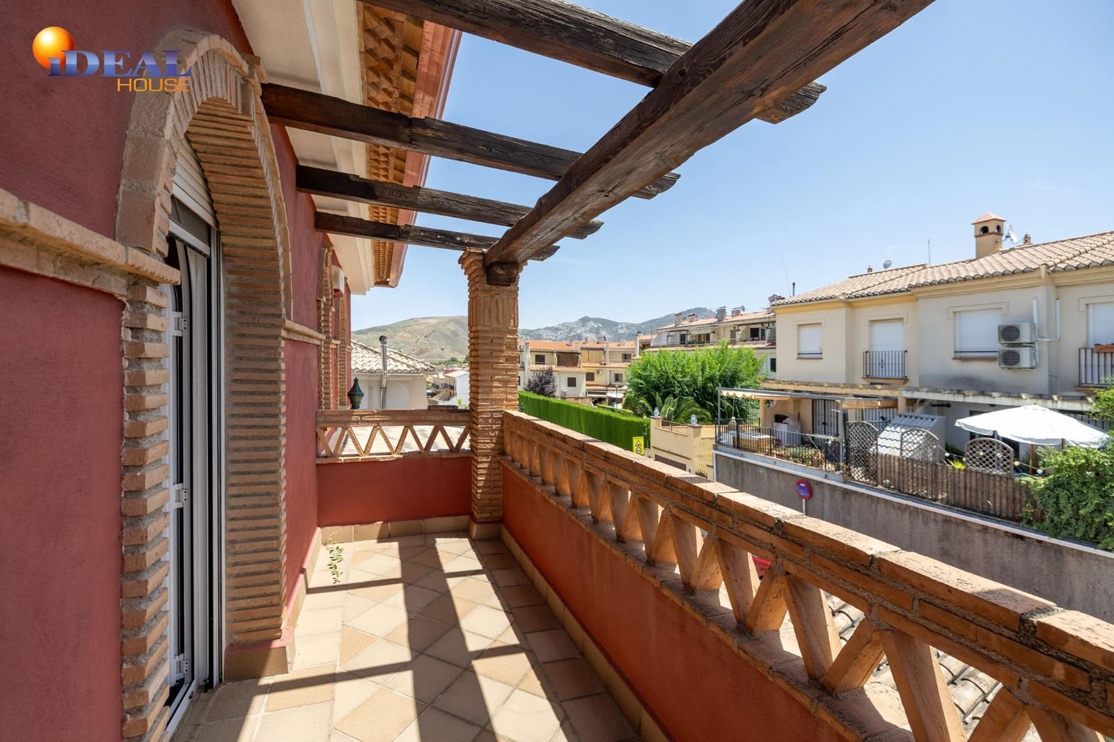 8 bedroom Villa for sale in Monachil with pool garage - € 490,000 (Ref: 9434125)