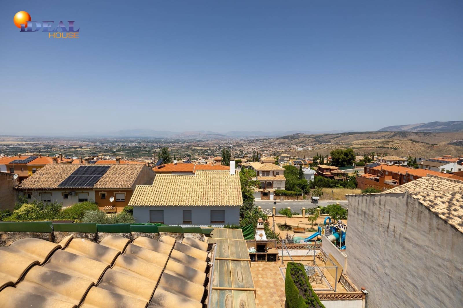 8 bedroom Villa for sale in Monachil with pool garage - € 490,000 (Ref: 9434125)