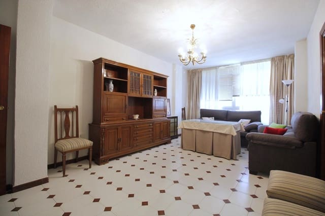 4 quarto Apartamento para arrendar em Granada cidade - 1 000 € (Ref: 9434126)