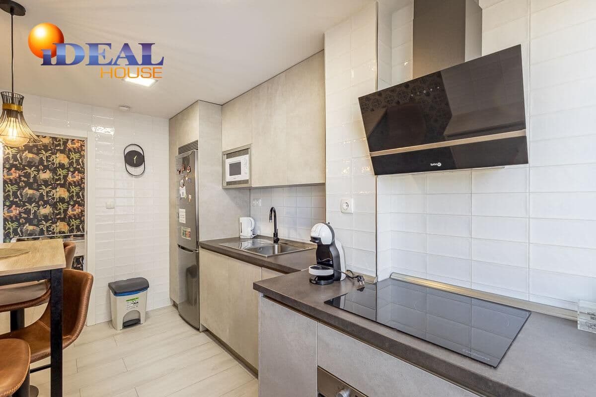 2 bedroom Flat for sale in Granada city - € 380,000 (Ref: 9434128)