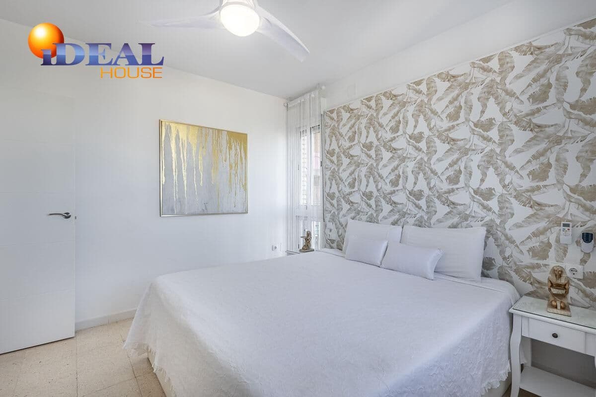 2 bedroom Flat for sale in Granada city - € 380,000 (Ref: 9434128)