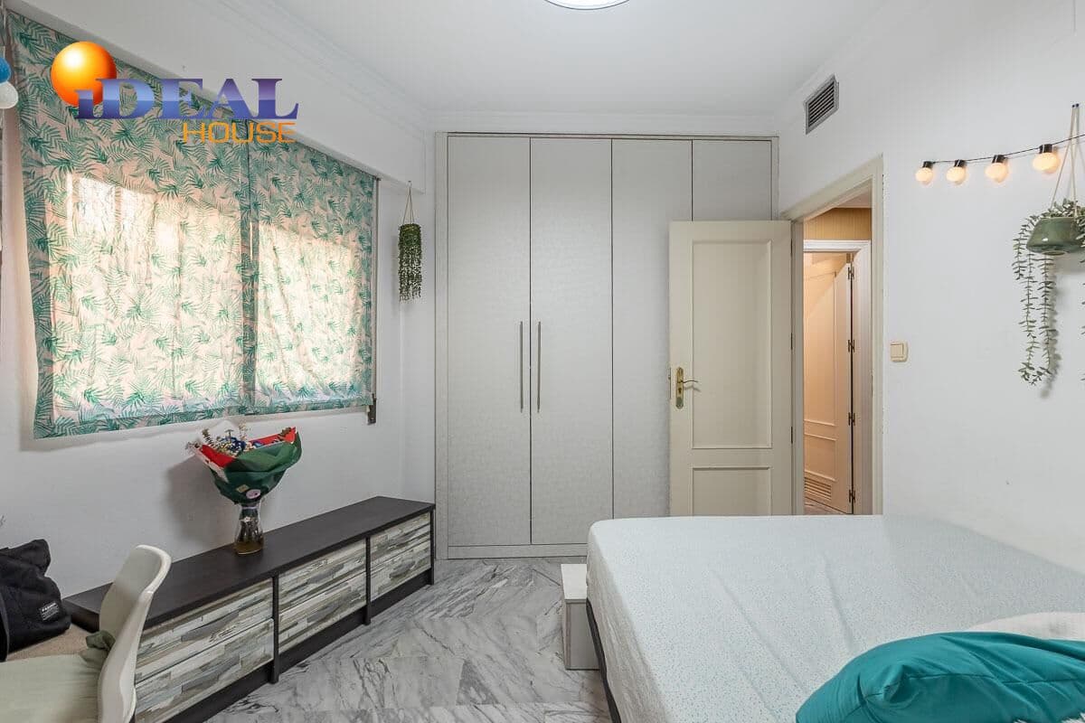 3 bedroom Flat for sale in Granada city - € 349,000 (Ref: 9434129)