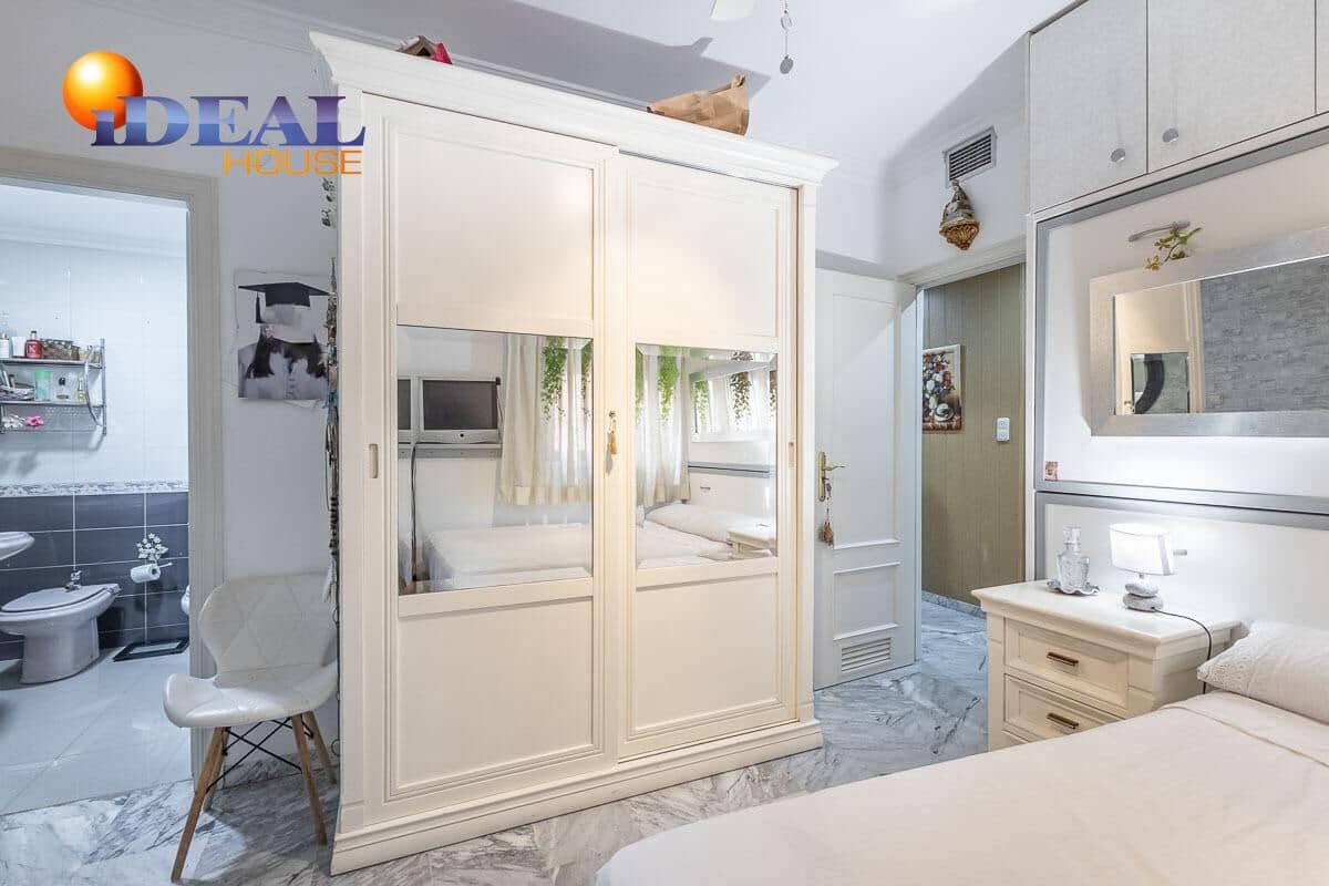 3 bedroom Flat for sale in Granada city - € 349,000 (Ref: 9434129)