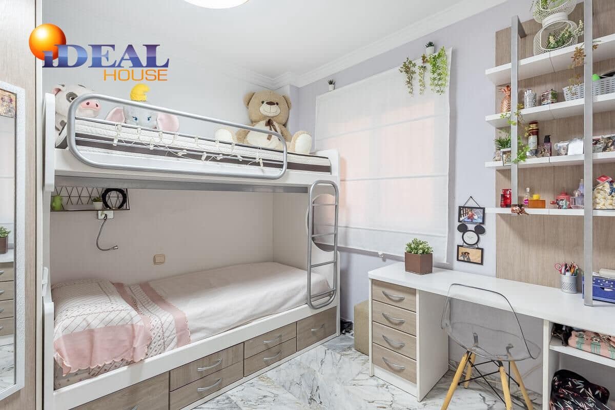 3 bedroom Flat for sale in Granada city - € 349,000 (Ref: 9434129)