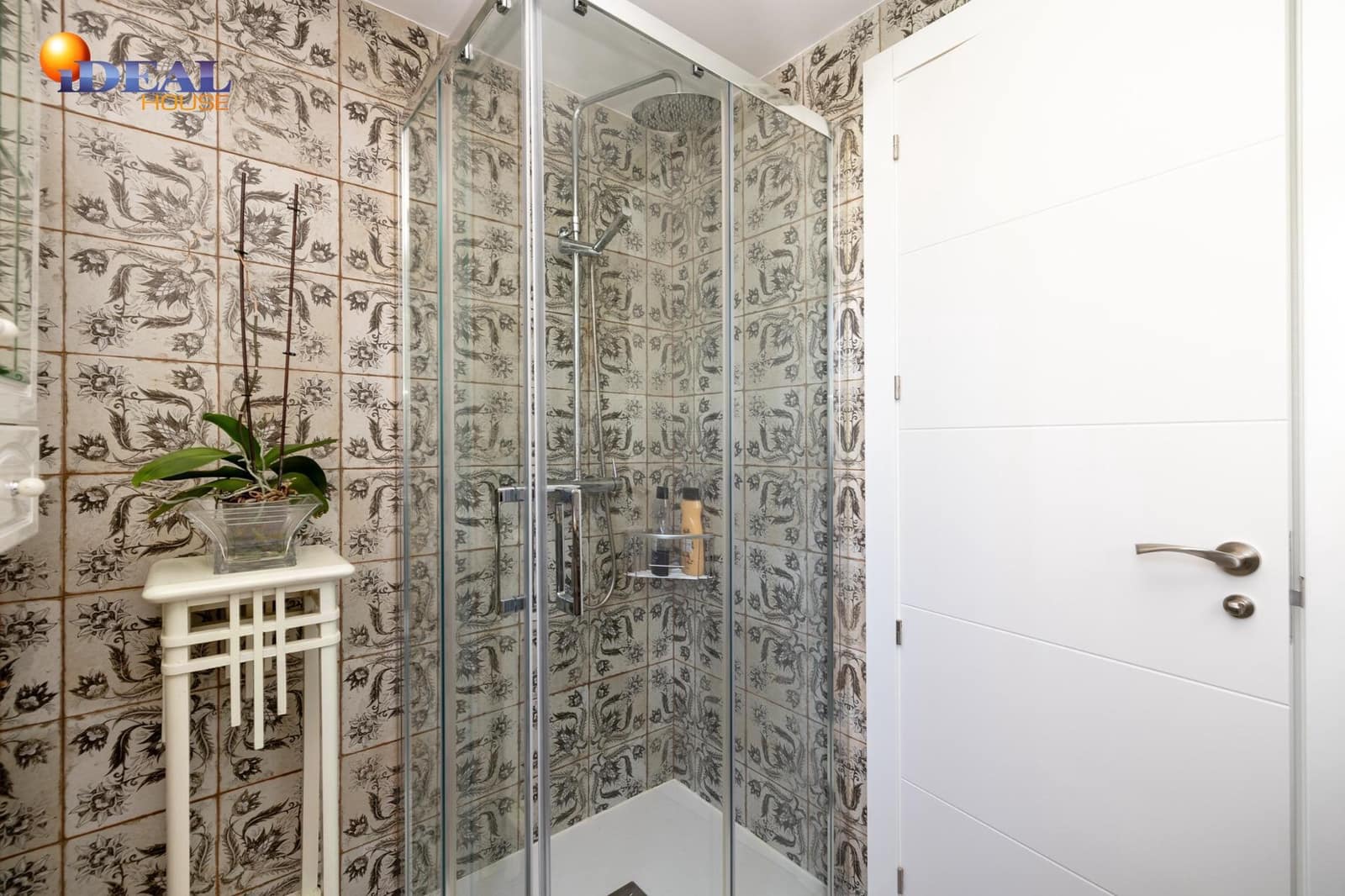 4 quarto Moradia para venda em Pinos Genil com piscina - 420 000 € (Ref: 9434130)