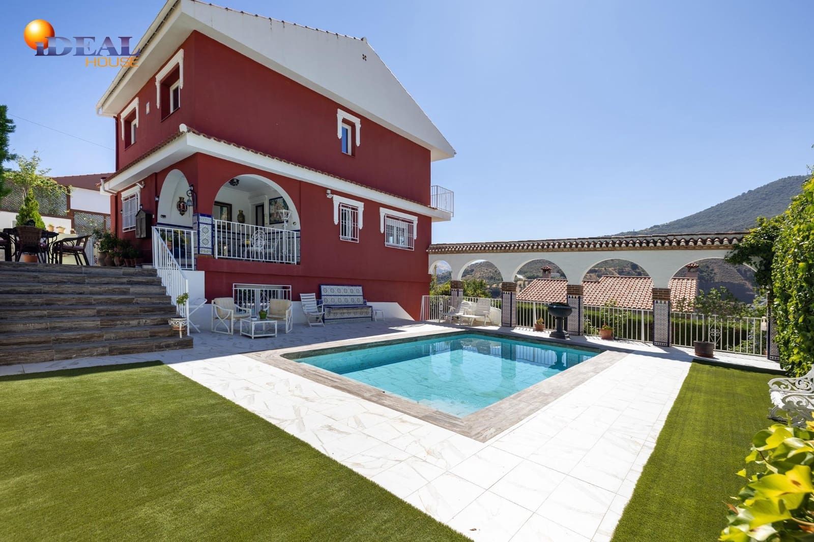 4 quarto Moradia para venda em Pinos Genil com piscina - 420 000 € (Ref: 9434130)