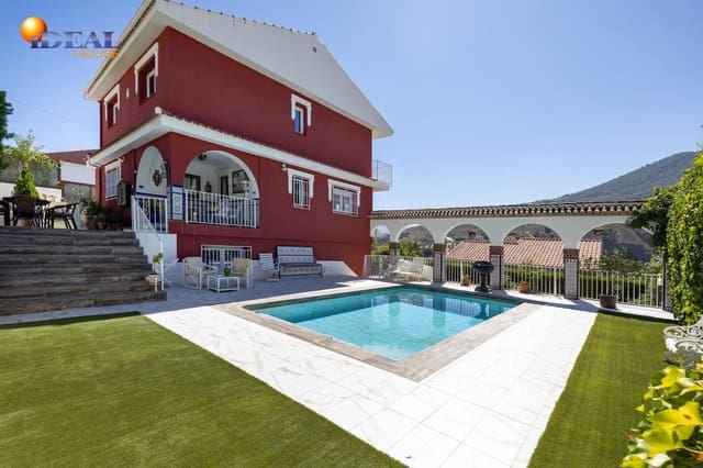 4 quarto Moradia para venda em Pinos Genil com piscina - 420 000 € (Ref: 9434130)