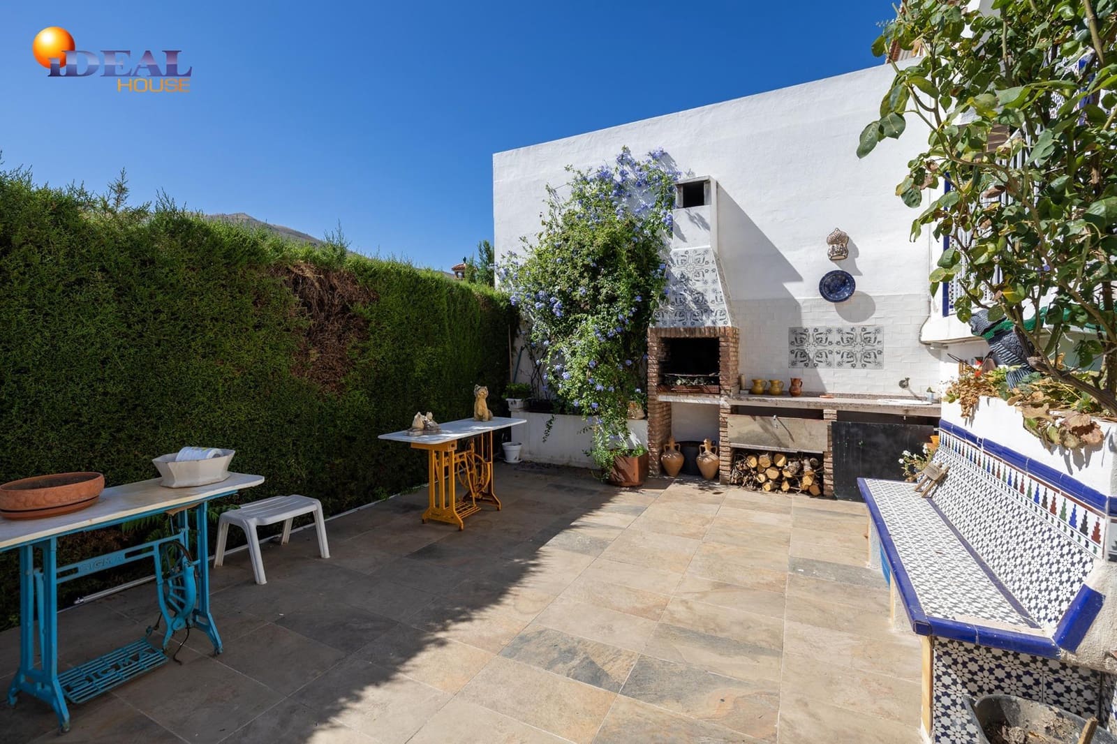 4 quarto Moradia para venda em Pinos Genil com piscina - 420 000 € (Ref: 9434130)