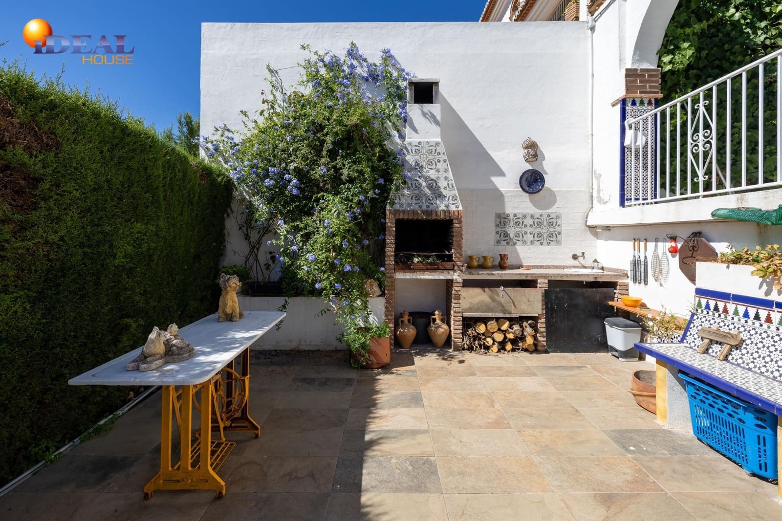 4 quarto Moradia para venda em Pinos Genil com piscina - 420 000 € (Ref: 9434130)