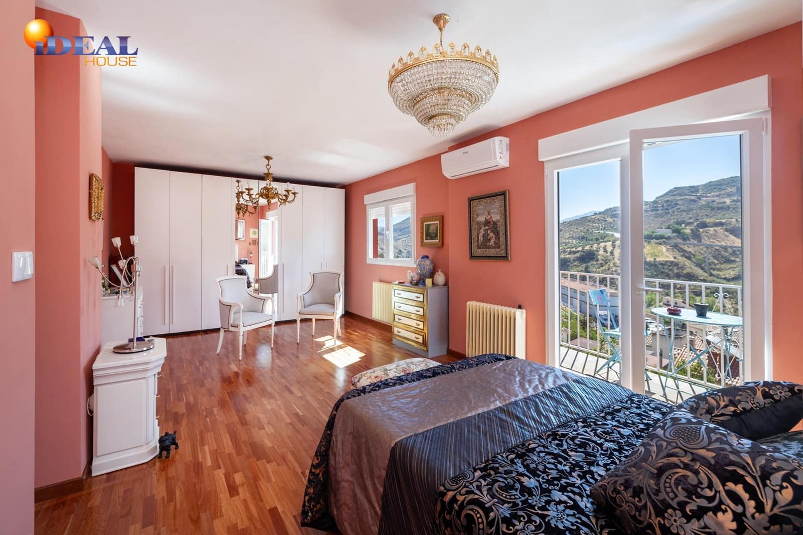 4 quarto Moradia para venda em Pinos Genil com piscina - 420 000 € (Ref: 9434130)