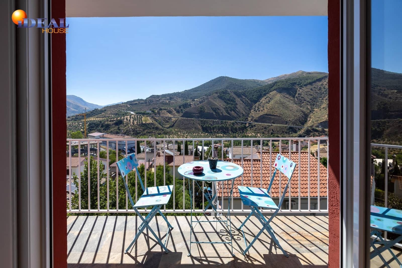 4 quarto Moradia para venda em Pinos Genil com piscina - 420 000 € (Ref: 9434130)