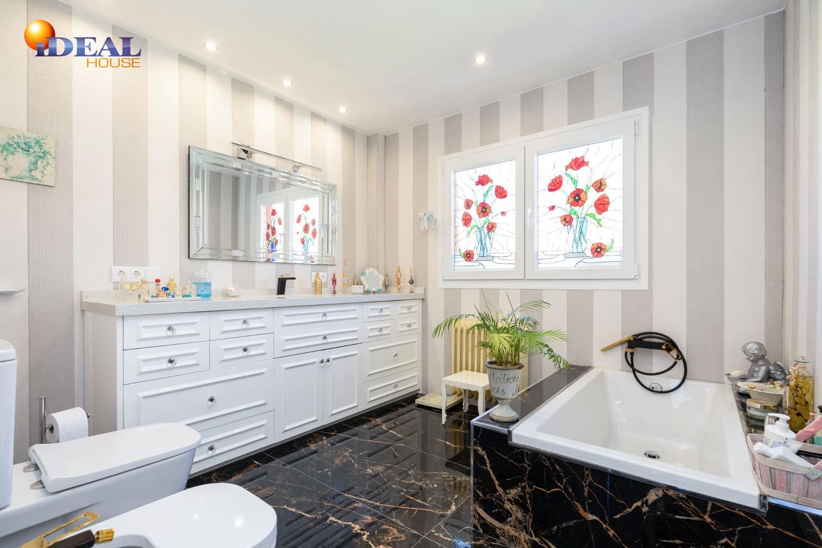 4 quarto Moradia para venda em Pinos Genil com piscina - 420 000 € (Ref: 9434130)