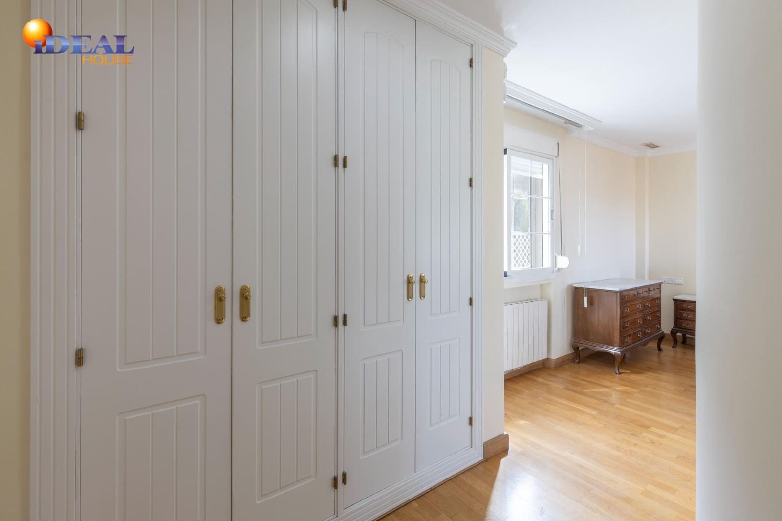 4 soverom Rekkehus til salgs i Granada by med svømmebasseng garasje - € 565 000 (Ref: 9434132)