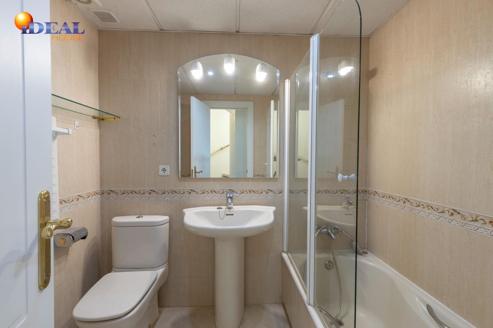 4 soverom Rekkehus til salgs i Granada by med svømmebasseng garasje - € 565 000 (Ref: 9434132)