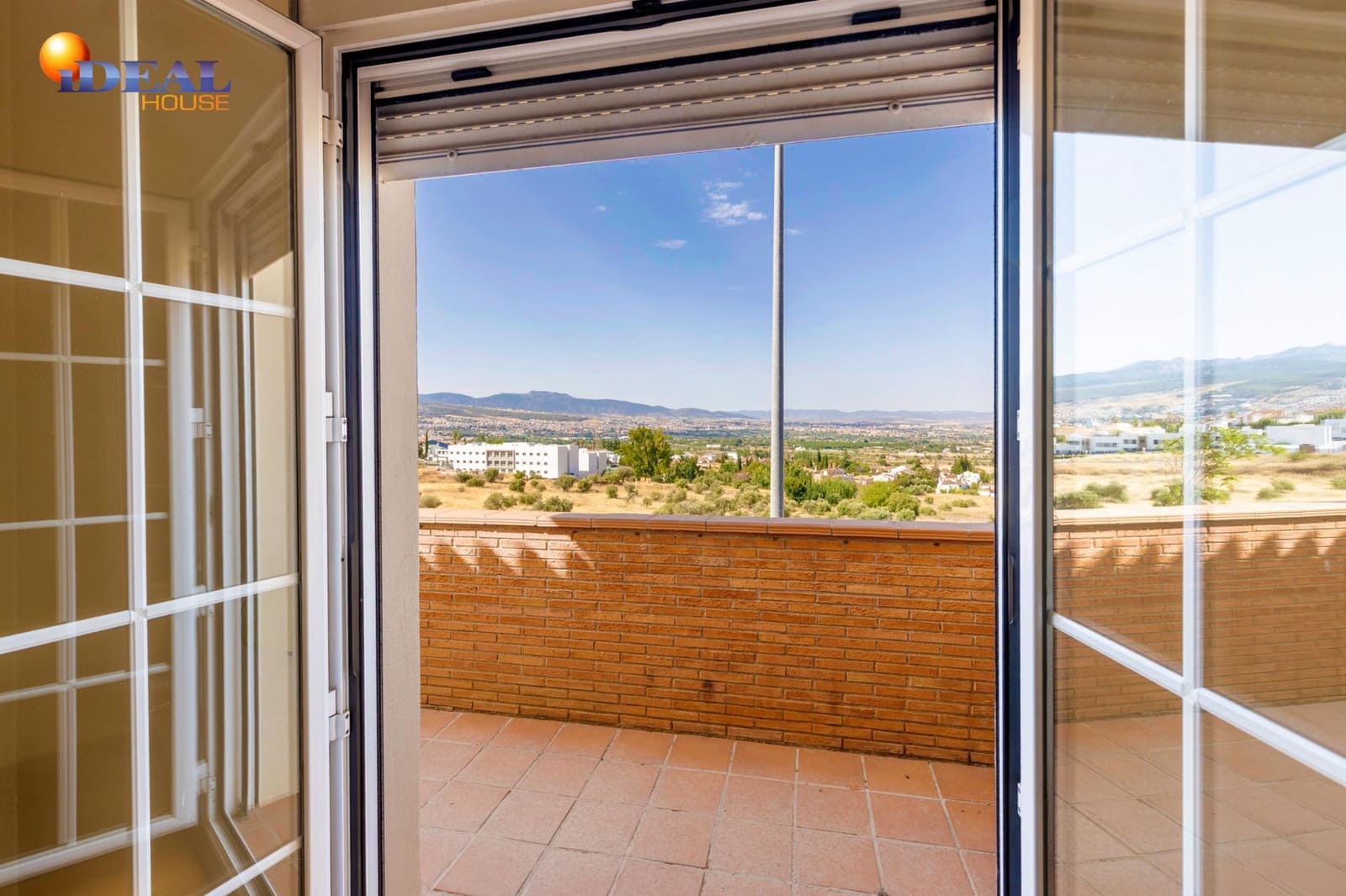 4 soverom Rekkehus til salgs i Granada by med svømmebasseng garasje - € 565 000 (Ref: 9434132)