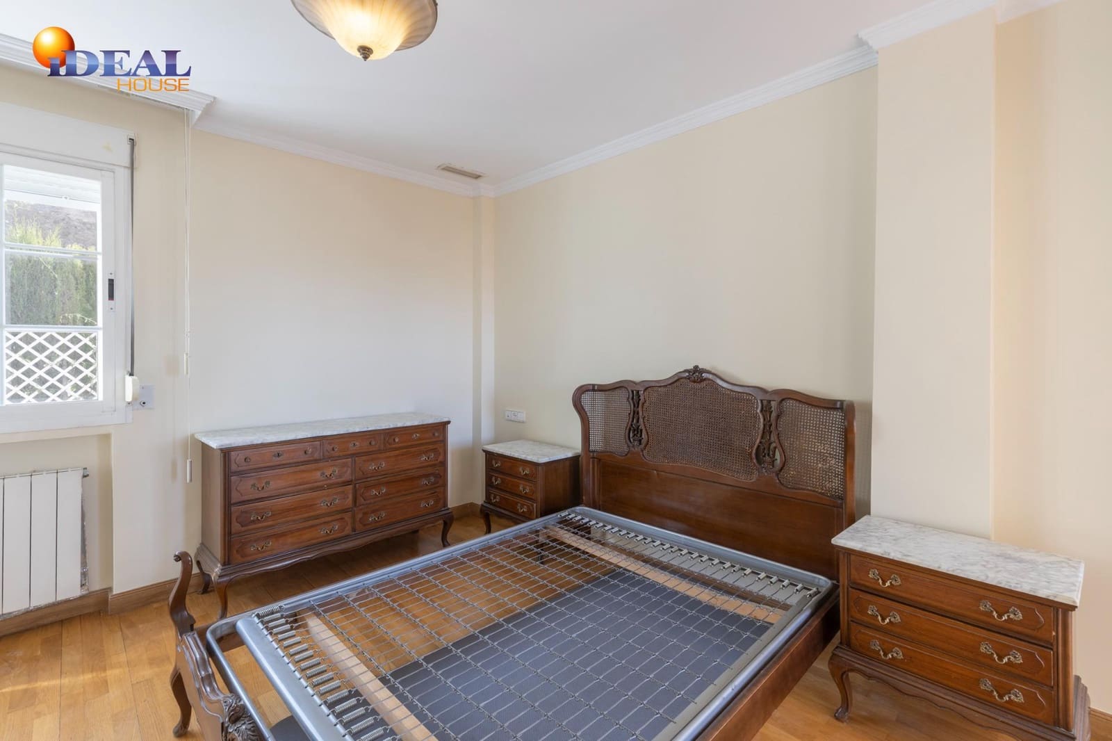 4 soverom Rekkehus til salgs i Granada by med svømmebasseng garasje - € 565 000 (Ref: 9434132)